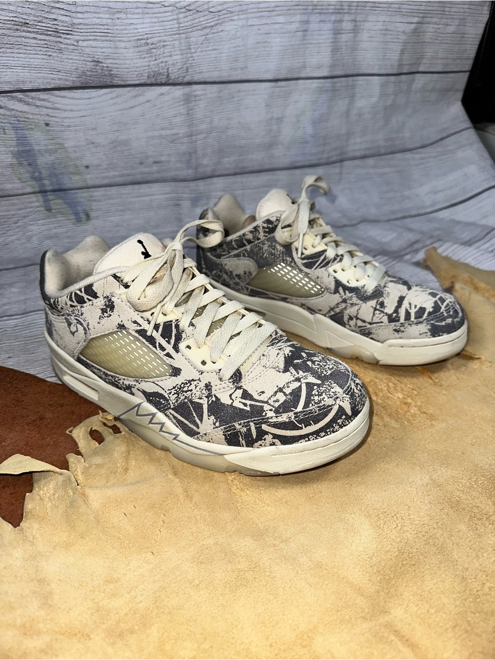 Nike Air Jordan 5 Retro Low Expression DA8016-100 Women’s size 7
